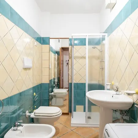 Spazioso, Vicino Al Centro Con Parcheggio Privato Apartman Tortolì